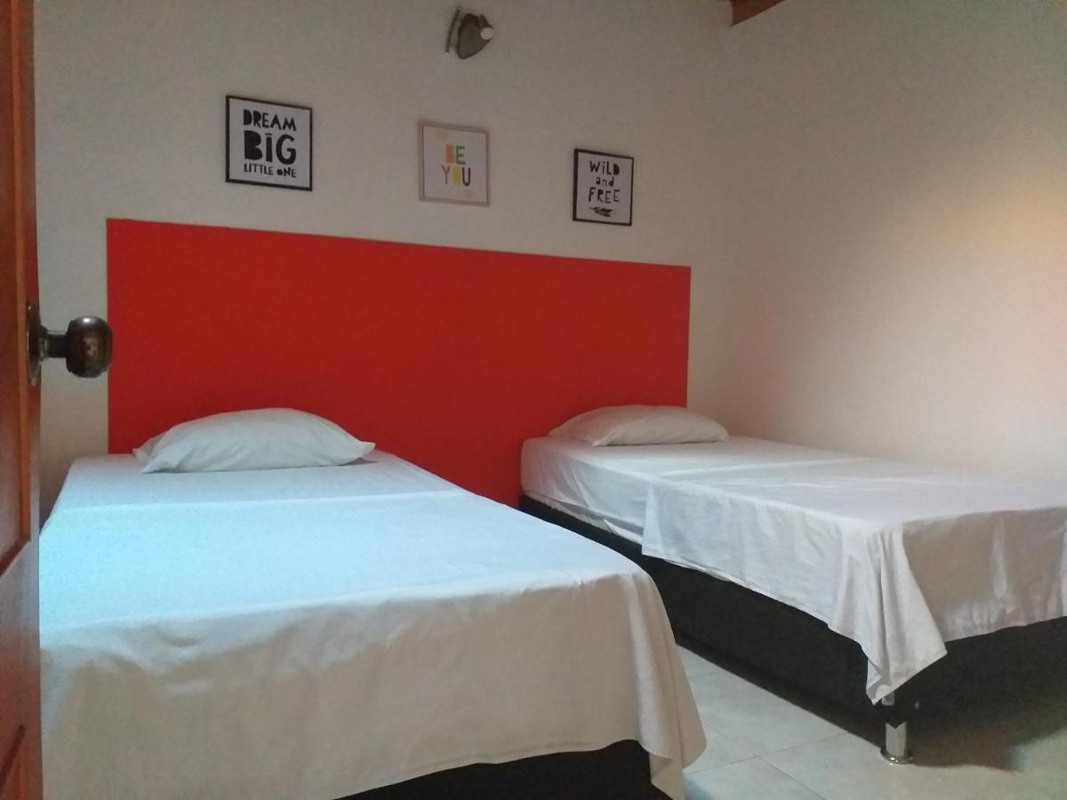 Backpackers And Travellers Hostel Neiva Kültér fotó
